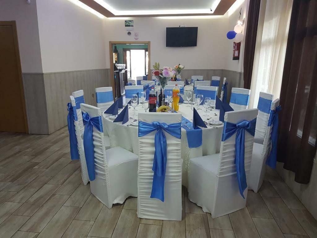 Hostal La Pared Torres de la Alameda Eksteriør bilde